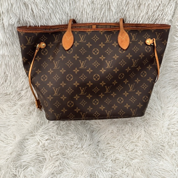 Louis Vuitton Handbags - Louis Vuitton Classic Brown Monogram Tote